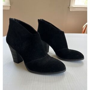 Ann Taylor Sz 7.5 Black Suede Leather Booties Black Heel Boots Back Zip Closure